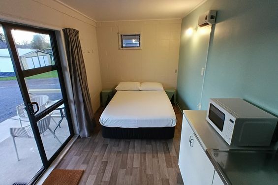 Rm%206%20bed
