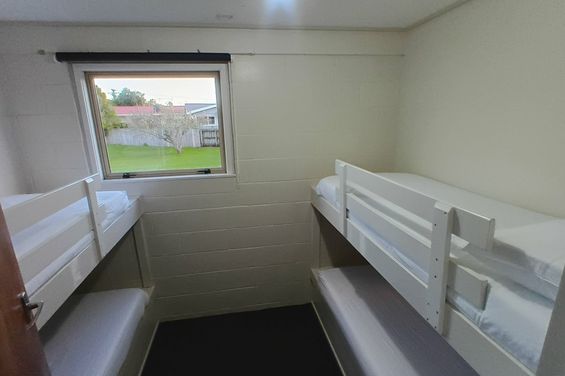 Room%208%20bunks